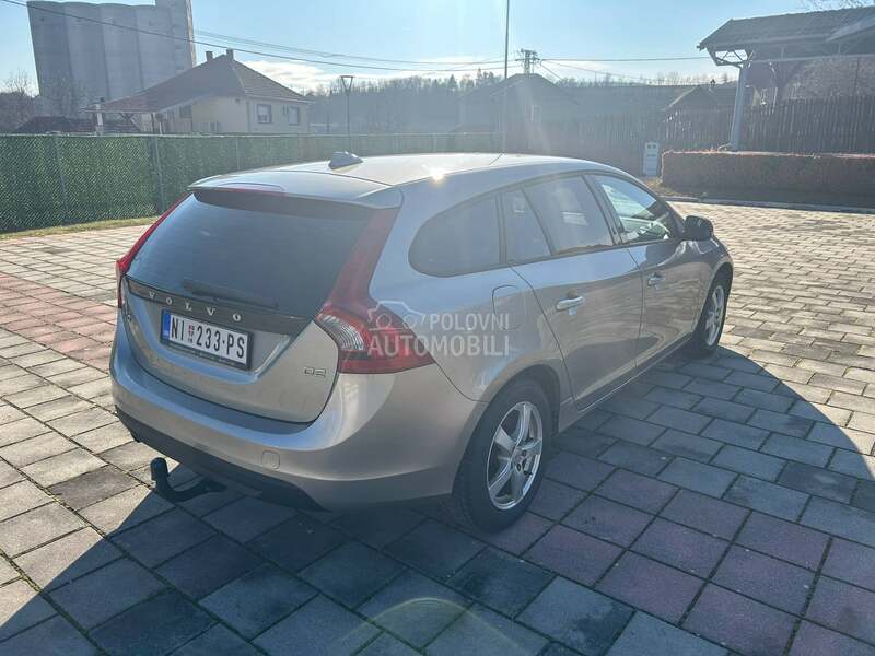 Volvo V60 D2