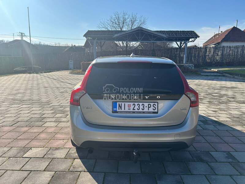 Volvo V60 D2