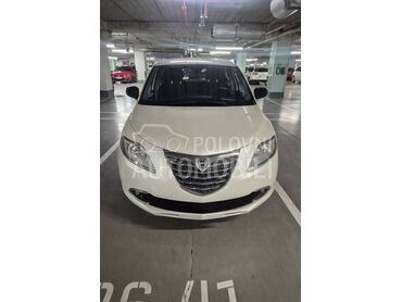 Lancia Ypsilon A.u.t.o.m.a.t.i.k