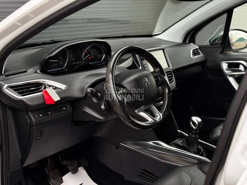 Peugeot 2008 1.6/EHDI/LED/ALLURE