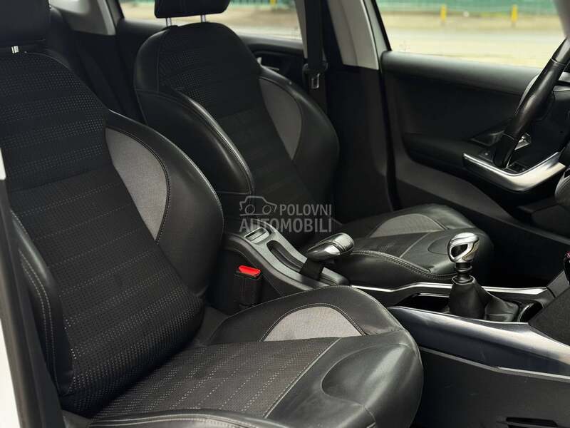 Peugeot 2008 1.6/EHDI/LED/ALLURE
