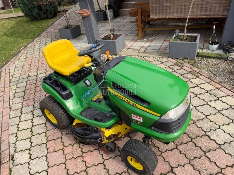 John Deere X110