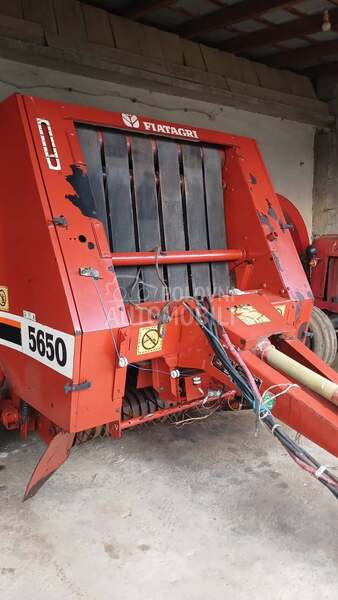 Fiatagri Hesston 5650 i JD 332