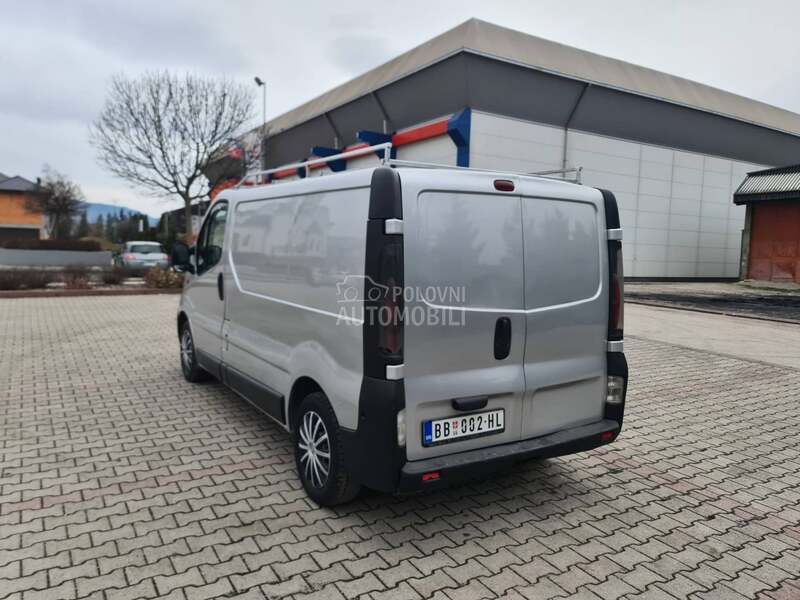 Opel Vivaro 2.5 CDTI