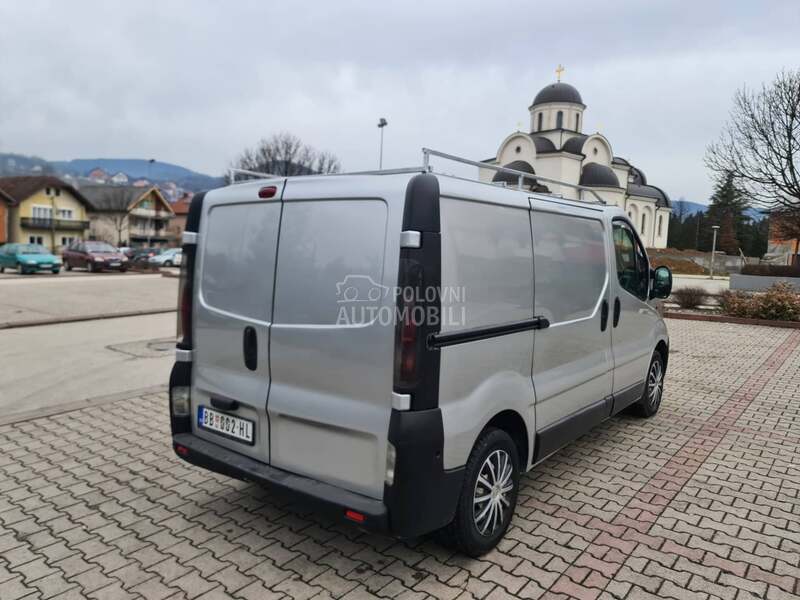 Opel Vivaro 2.5 CDTI
