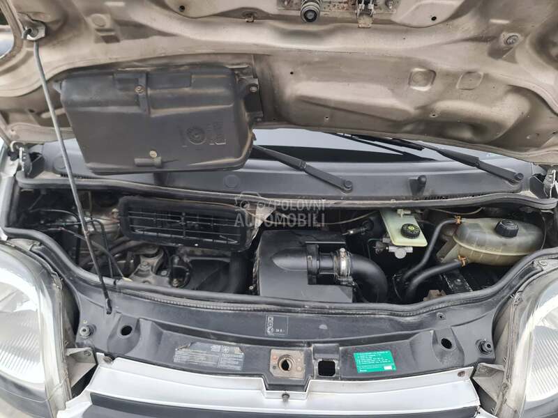 Opel Vivaro 2.5 CDTI