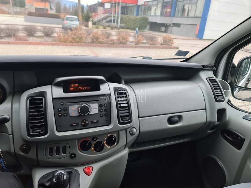 Opel Vivaro 2.5 CDTI