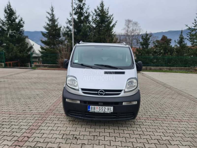 Opel Vivaro 2.5 CDTI