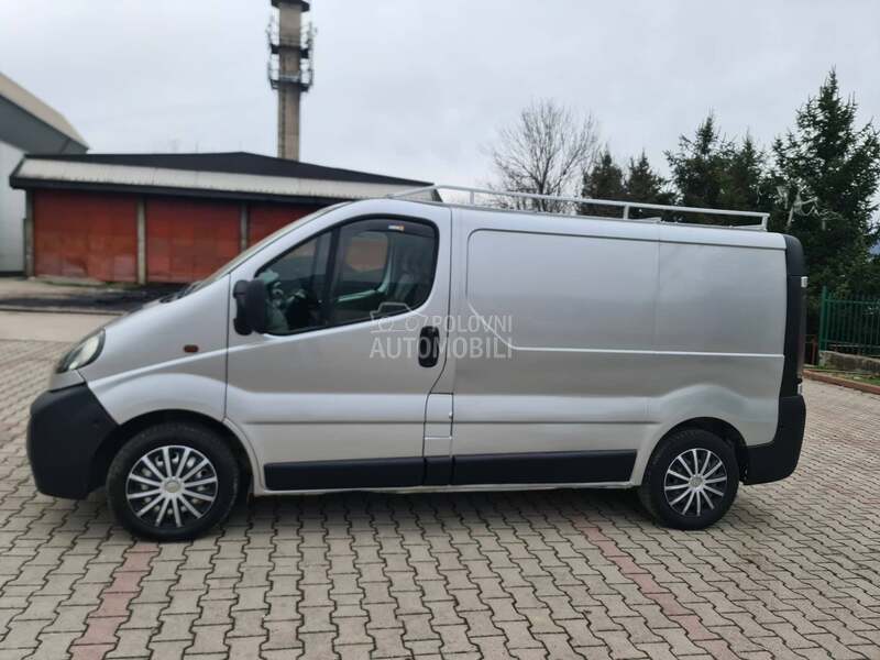 Opel Vivaro 2.5 CDTI