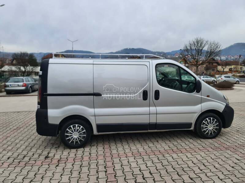 Opel Vivaro 2.5 CDTI