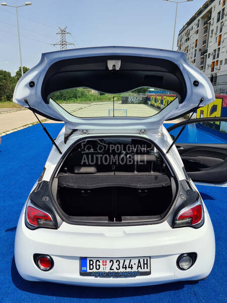 Opel Adam 