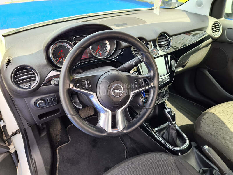 Opel Adam 