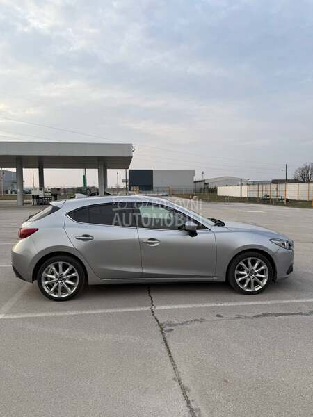 Mazda 3 2.2 REVOLUTION