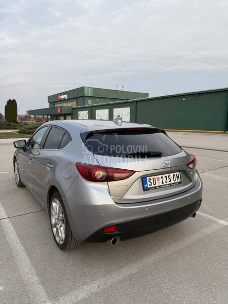 Mazda 3 2.2 REVOLUTION