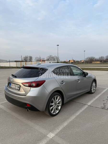 Mazda 3 2.2 REVOLUTION