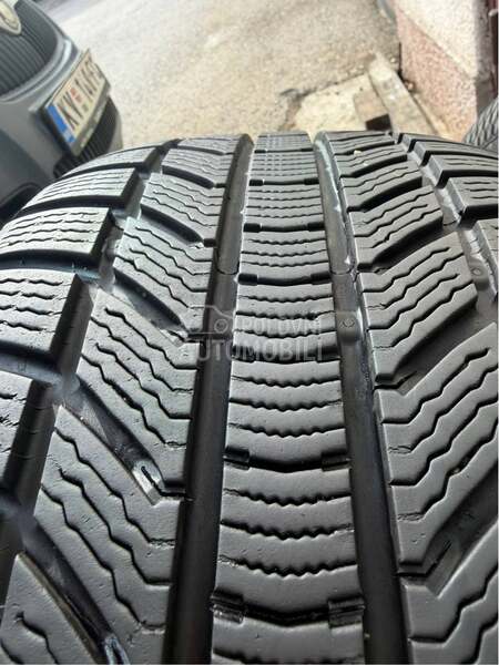 Continental 235/45 R18 Zimska