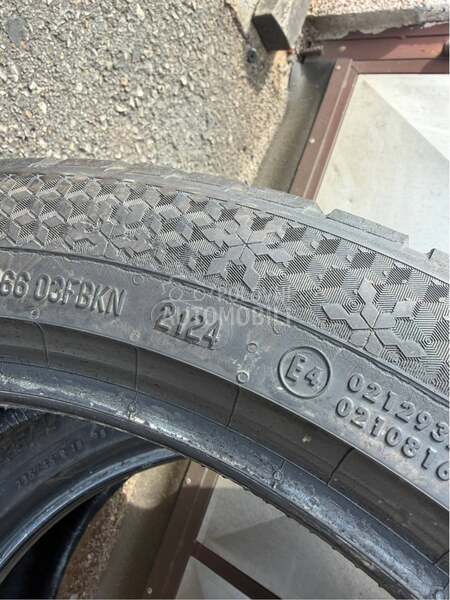Continental 235/45 R18 Zimska