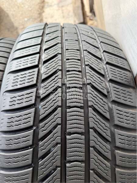 Continental 235/45 R18 Zimska