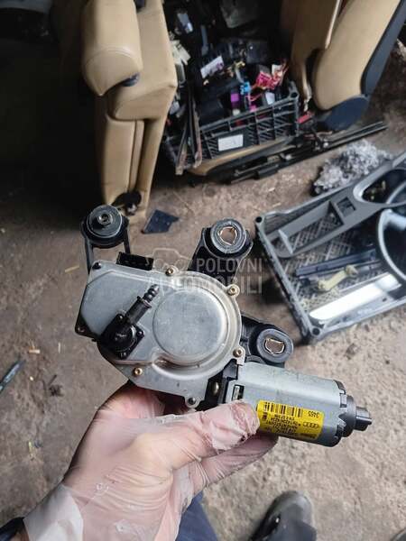 zadnji motoric brisaca