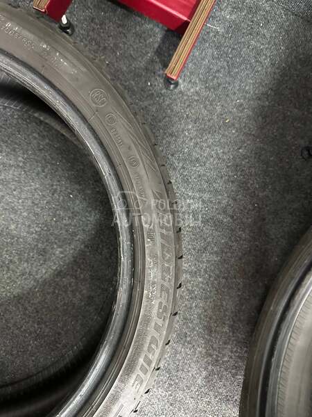 Bridgestone 225/40 R19 Letnja