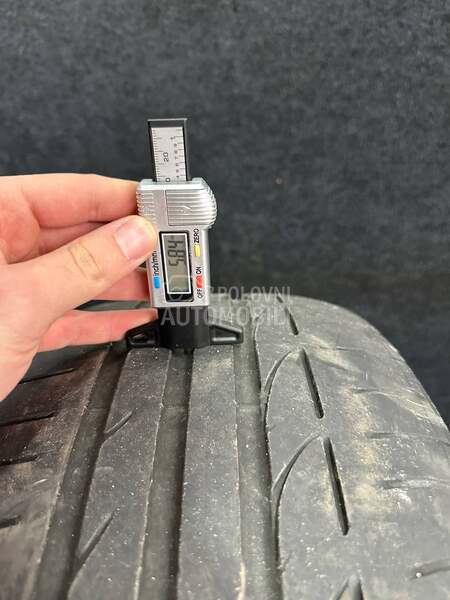 Bridgestone 225/40 R19 Letnja