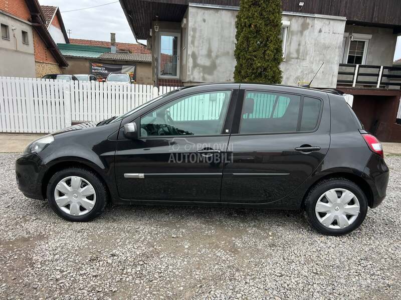 Renault Clio 133.000 K.M/OPREMA