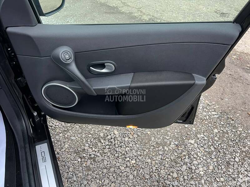 Renault Clio 133.000 K.M/OPREMA