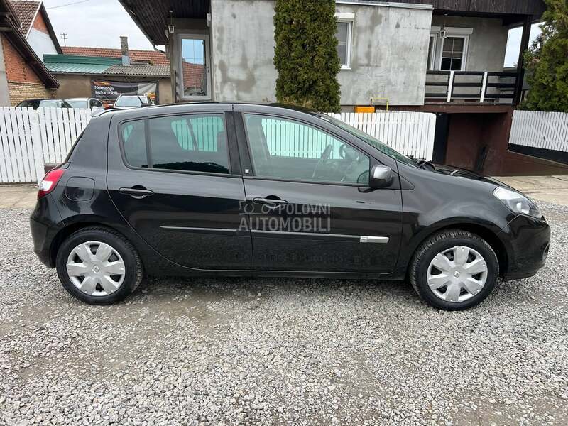 Renault Clio 133.000 K.M/OPREMA