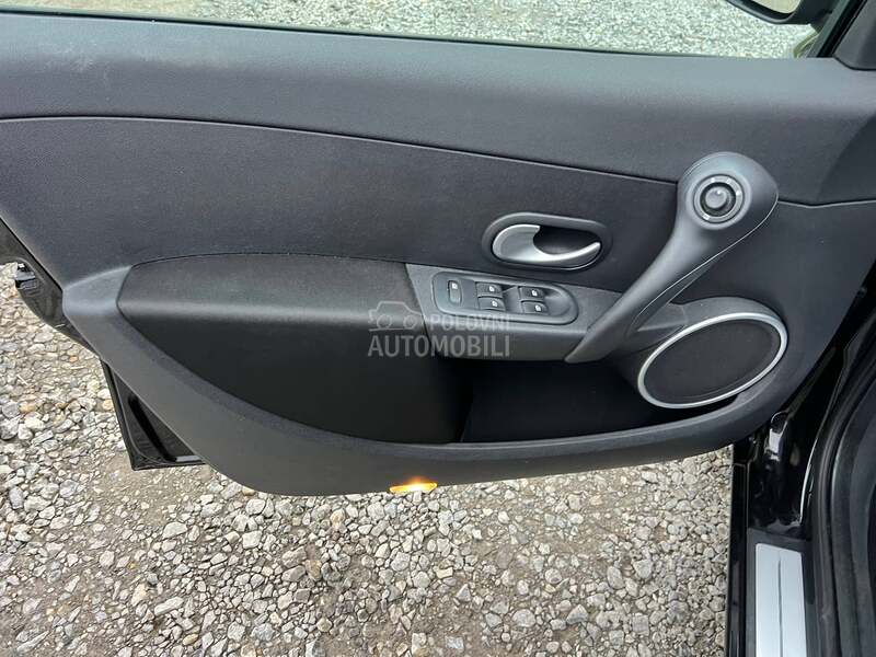 Renault Clio 133.000 K.M/OPREMA