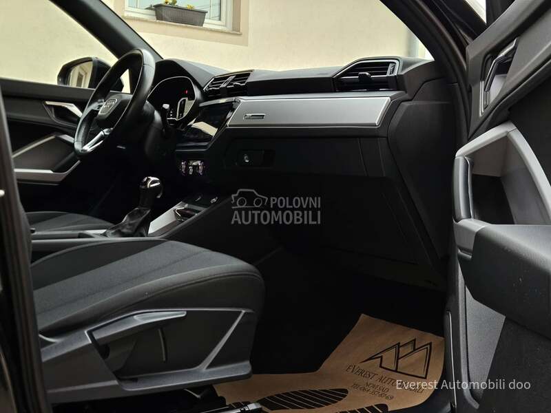 Audi Q3 2.0TDi/SONOS/