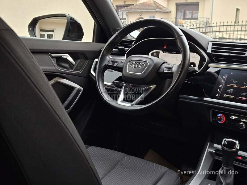 Audi Q3 2.0TDi/SONOS/
