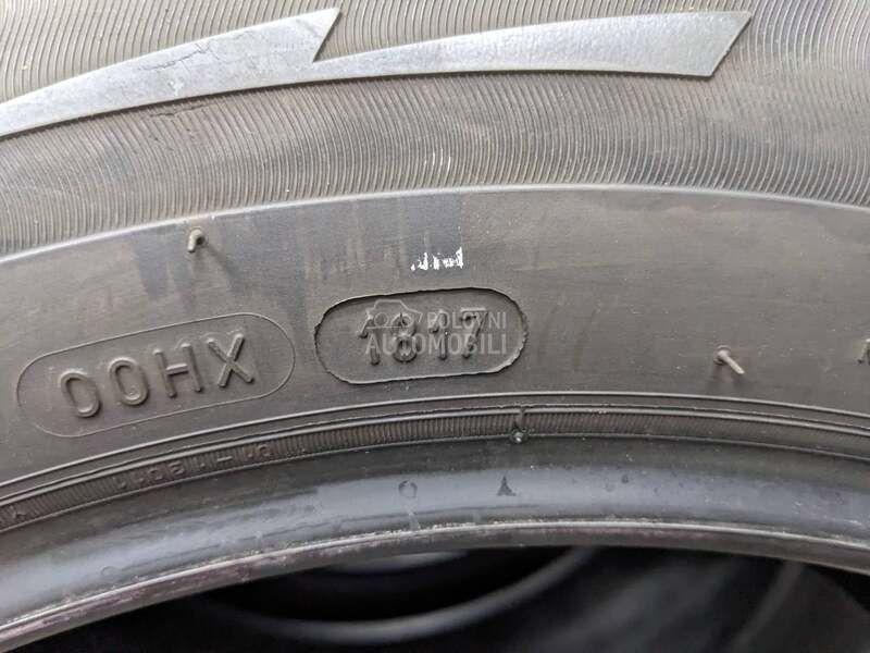 Michelin 215/60 R17 Zimska