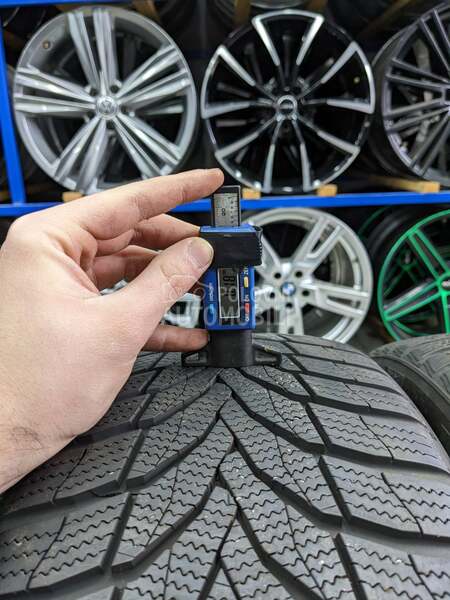 Nexen 225/40 R19 Zimska