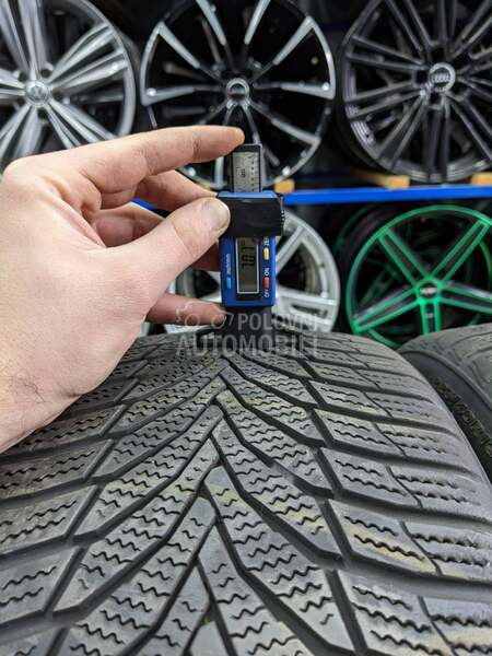 Nexen 225/40 R19 Zimska