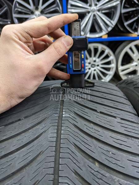 Michelin 235/45 R18 Zimska