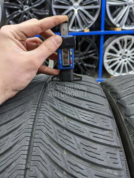 Michelin 235/45 R18 Zimska