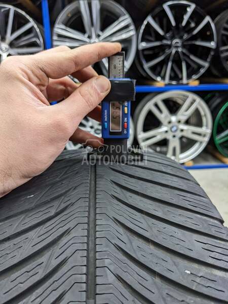 Michelin 235/45 R18 Zimska