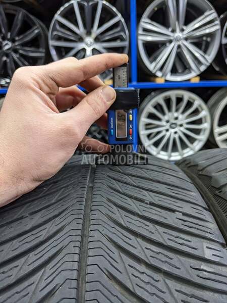 Michelin 235/45 R18 Zimska