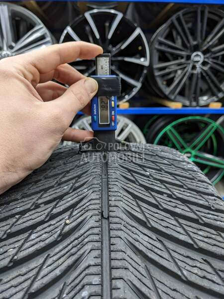 Michelin 235/50 R19 Zimska