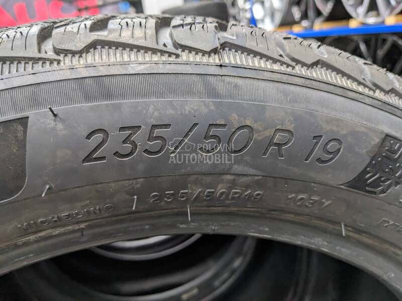 Michelin 235/50 R19 Zimska