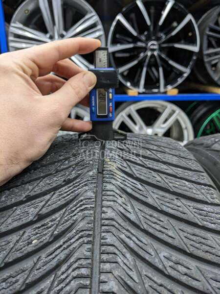 Michelin 235/50 R19 Zimska