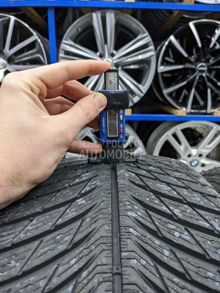 Michelin 235/50 R19 Zimska