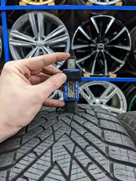 Pirelli 235/55 R18 Zimska