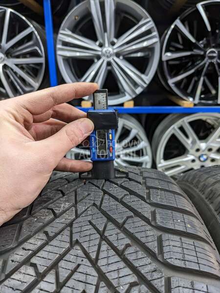 Pirelli 235/55 R18 Zimska