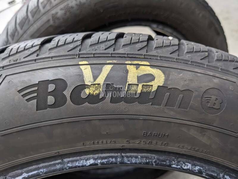 Barum 215/55 R17 Zimska
