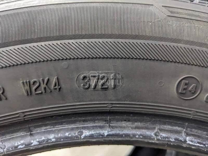 Barum 215/55 R17 Zimska