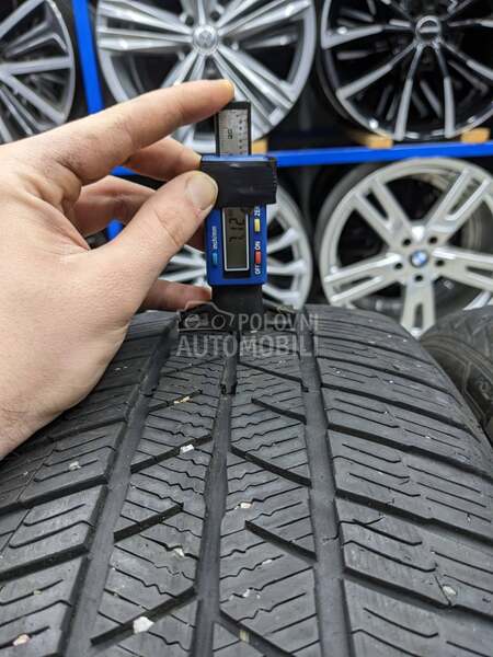 Barum 215/55 R17 Zimska