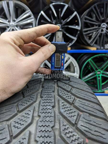 Semperit 215/65 R17 Zimska