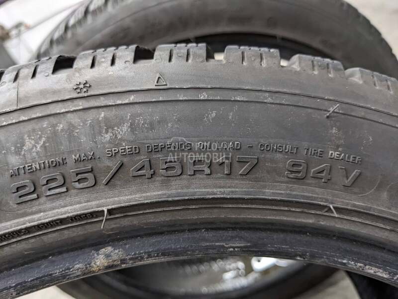 Dunlop 225/45 R17 Zimska