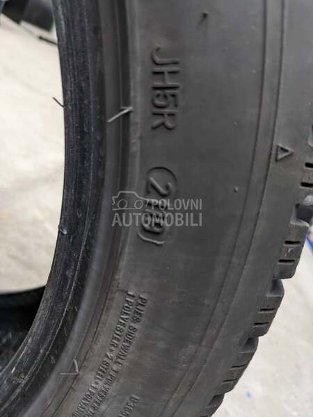 Dunlop 225/45 R17 Zimska